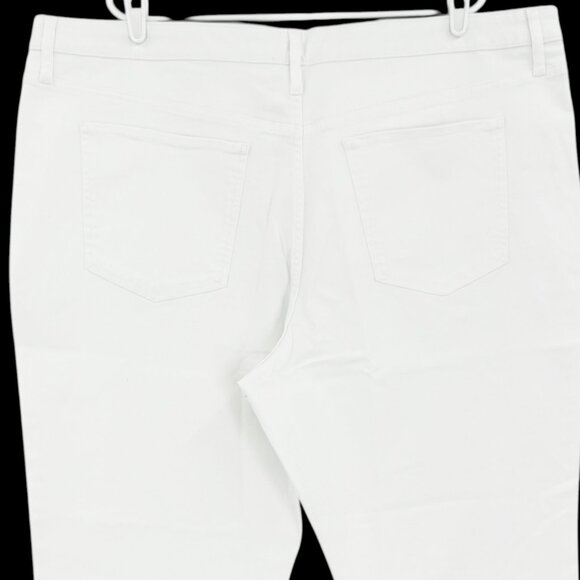 NWT Terra & Sky Women's Straight High Rise Stretch White Denim Jeans Plus Sz 24W - Picture 4 of 9